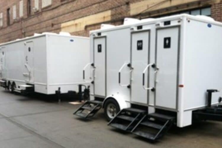 5 Things To Consider When Selecting Portable Toilet Rentals
